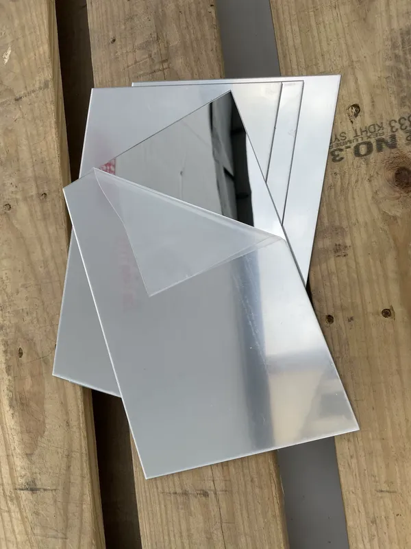 عرض 4 لمنتج مرايا فضي